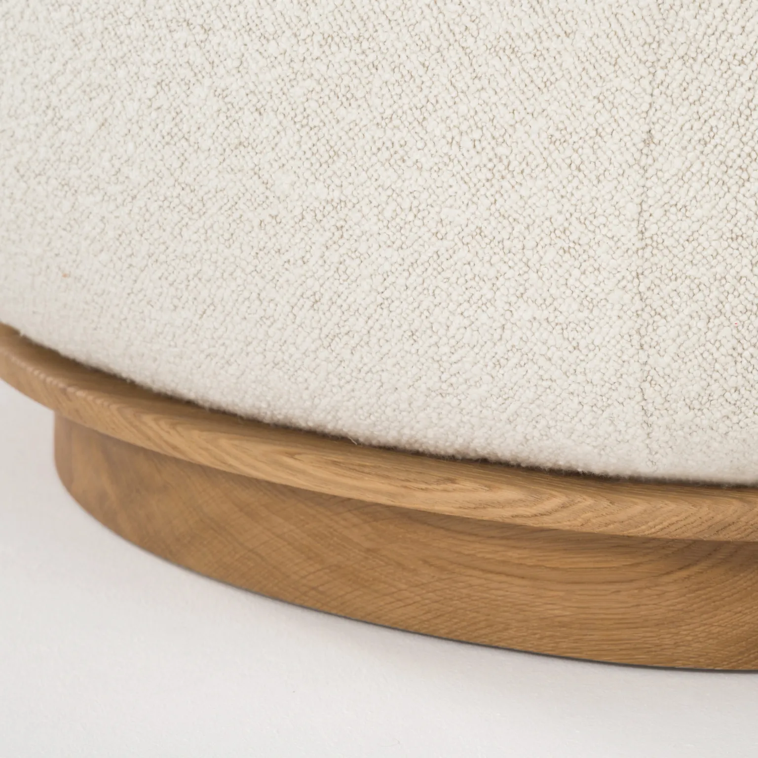 Sbongile round sofa - Image 4